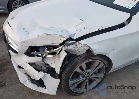 2018 Mercedes-Benz C 300 из США, поврежденный, VIN 55SWF4JB1JU237310